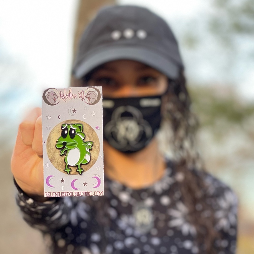 Oxcy The Cowardly Panda Pin *LIMITED* - Picture 5 of 7